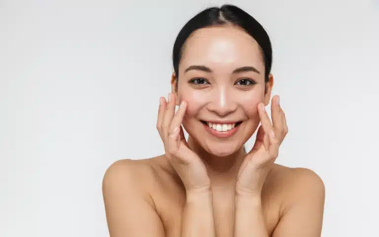 1 ฟิลเลอร์หน้าผาก VS ผ่าตัดหน้าผาก ต่างกันอย่างไร แบบไหนดีกว่ากัน