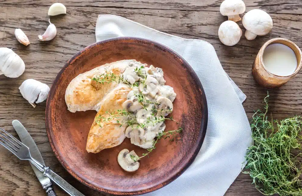 สเต็กอกไก่ย่าง ซอสครีมเห็ด