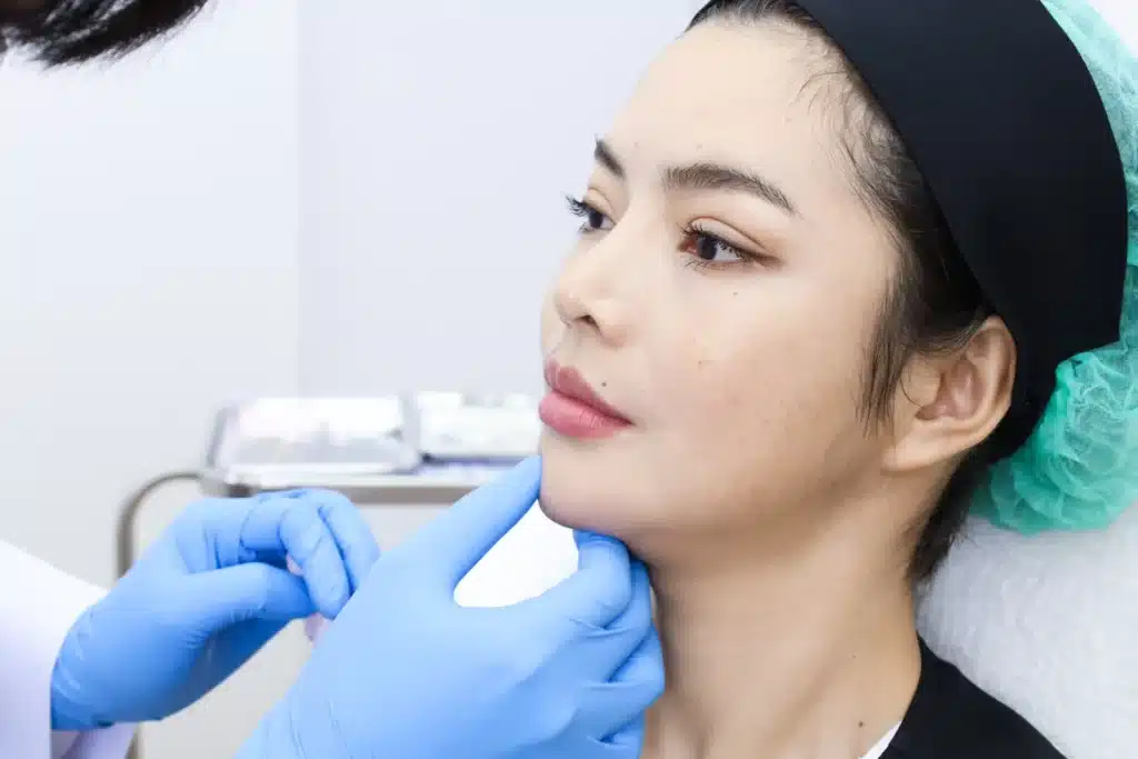 หลังฉีดฟิลเลอร์คาง ห้ามกินอะไร