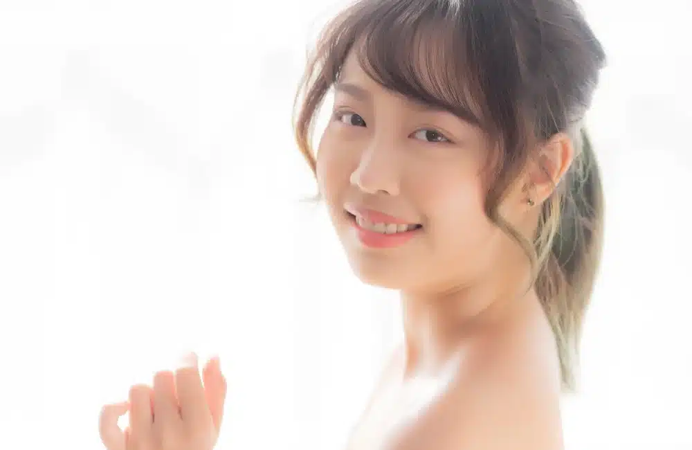 10 วิธียกกระชับใบหน้า แก้ปัญหาผิวหย่อนคล้อย คืนกรอบหน้าชัด